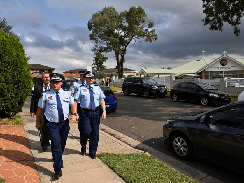 ‘Radicalised’ 16-twelve months-outdated shot ineffective by Australia police after stabbing man