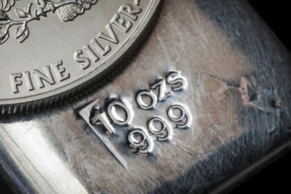 Silver Label Evaluation: XAG/USD sinks underneath $30.00 as bearish-engulfing pattern looms