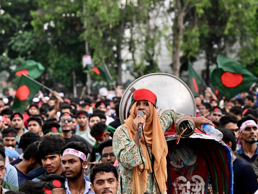 On the least 100 wounded as Bangladesh students voice govt job quotas